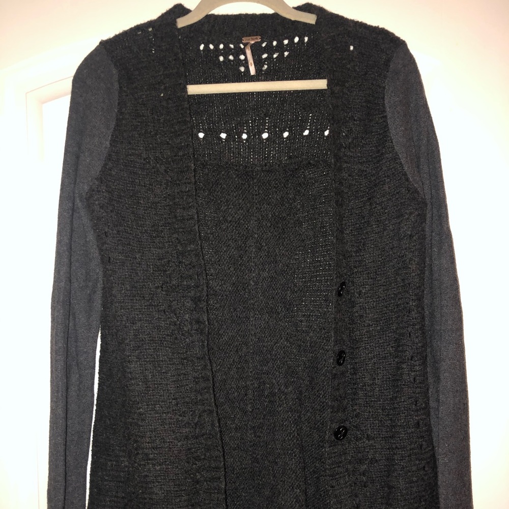 Long Free People cardigan with cute design detail